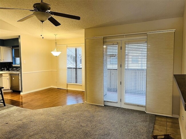 Building Photo - 1304 Harwell Dr