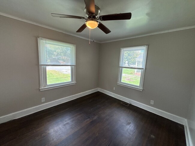 Building Photo - 410 Blacksnake Rd