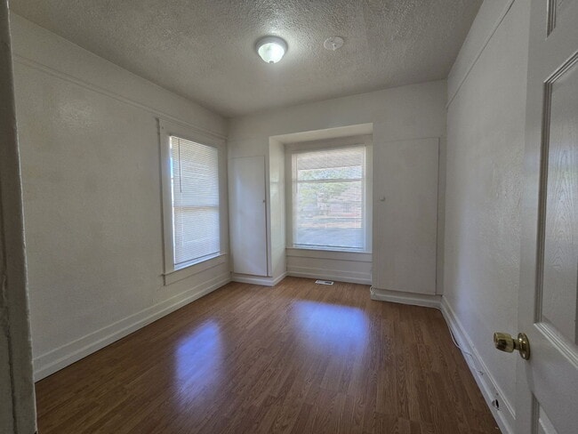 Building Photo - 545 NE Jackson St