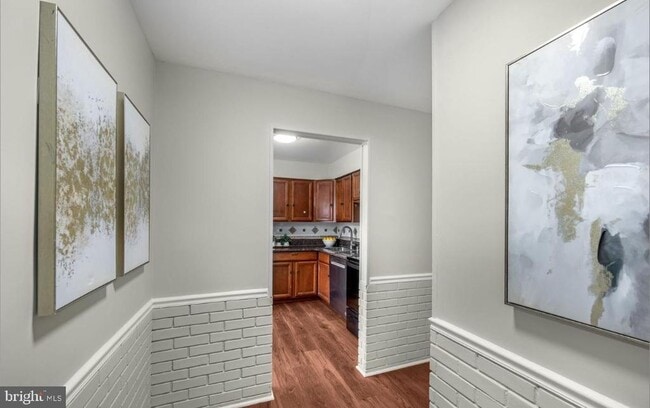 Building Photo - 5822 Burke Manor Ct