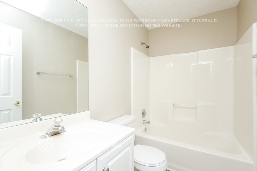 Building Photo - 2485 Misty Hollow Ln