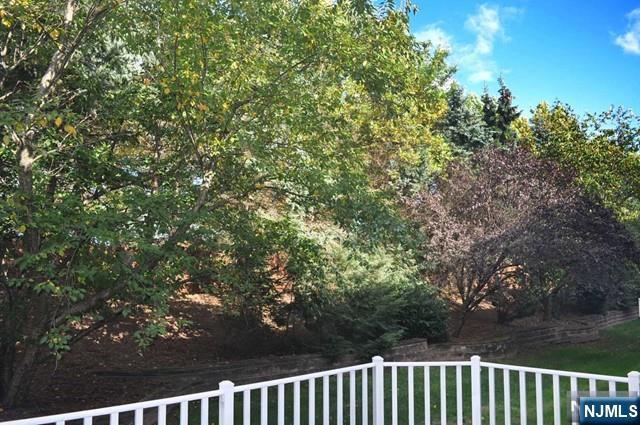 Building Photo - 124 White Pine Ct