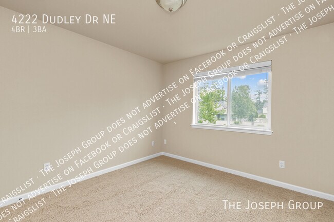 Building Photo - 4222 Dudley Dr NE