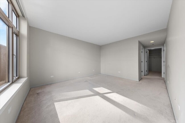 Building Photo - 530 N Lake Shore Dr