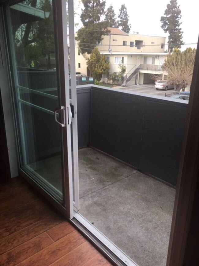 Building Photo - 1125 Lacey Ln