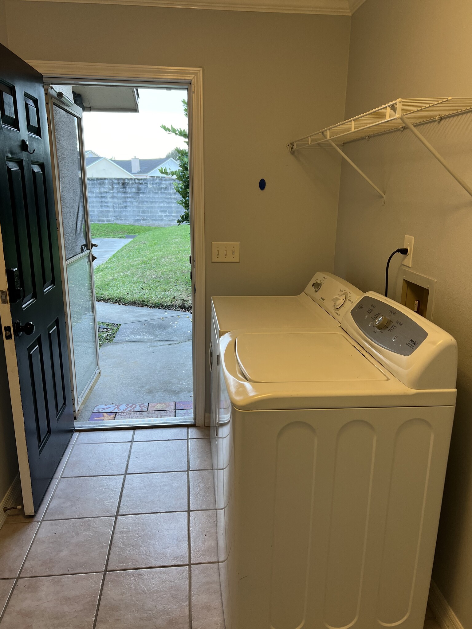 Building Photo - 117 Rio del Mar St