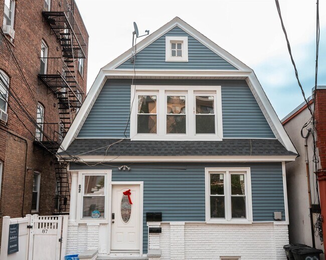 Building Photo - 87 Edgewater Pl