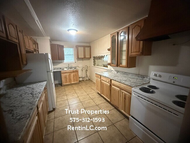 Building Photo - 920 Texas Dr