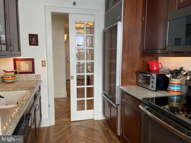 Building Photo - 2018 Walnut St