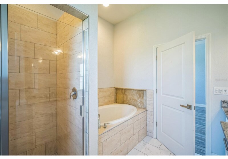 Building Photo - 10517 Camelia Dr