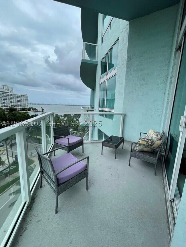 Building Photo - 1900 N Bayshore Dr