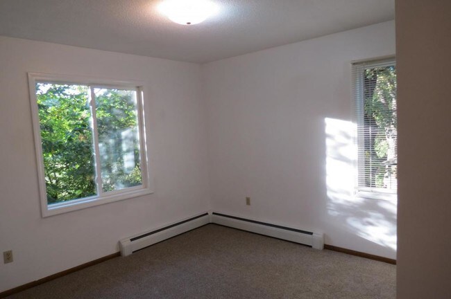 Building Photo - 722 Highland