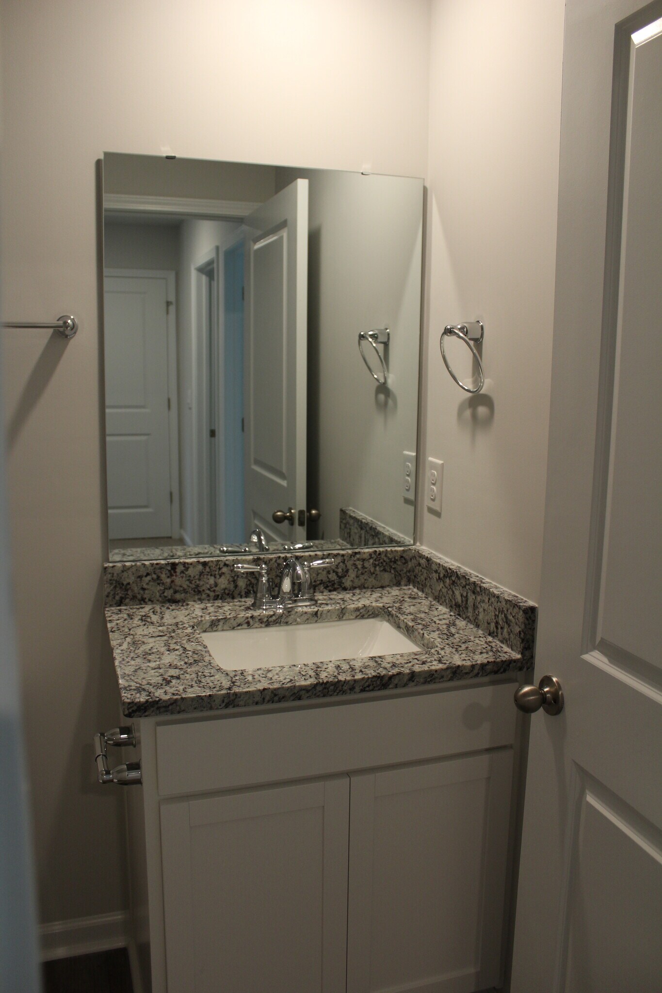 Upstairs Hall Bathroom - 4174 High Glen Dr