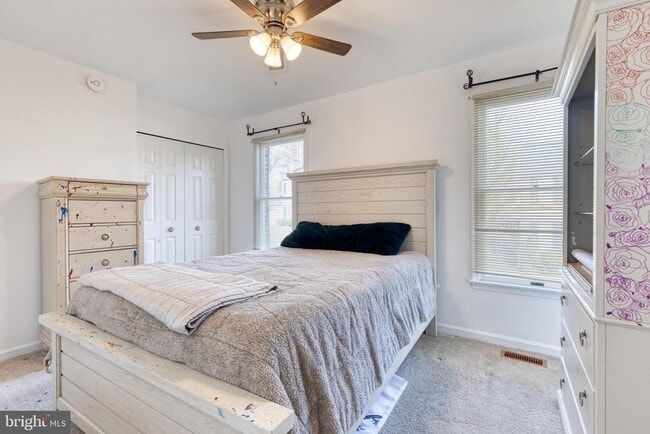 Building Photo - 10595 Blue Bell Way