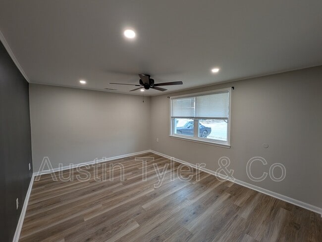 Building Photo - 2984A Smith St