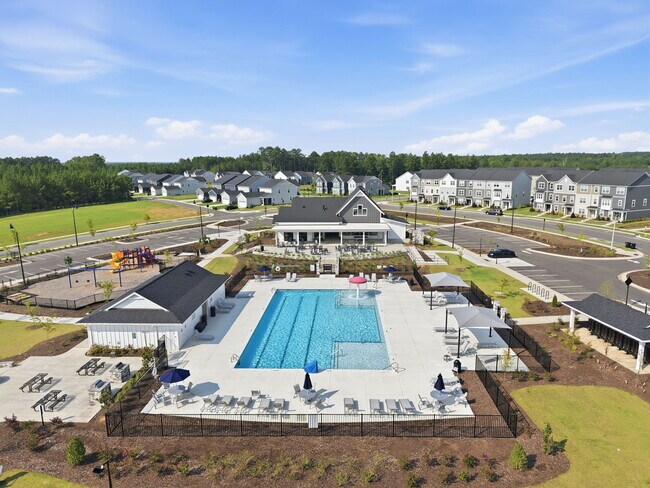 Building Photo - 219 Deercroft Dr