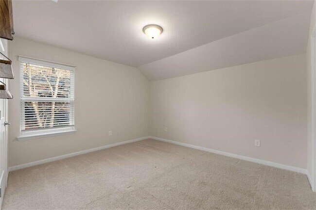 Building Photo - 15 Parkside View