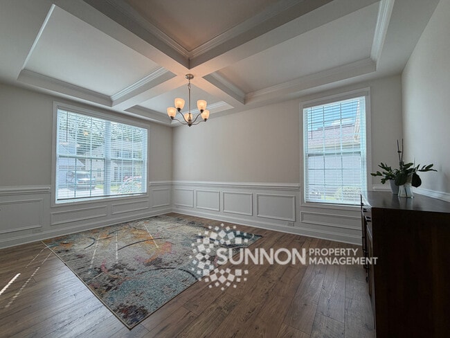 Building Photo - 5 Bed 4.5 Bath with Huge Bonus