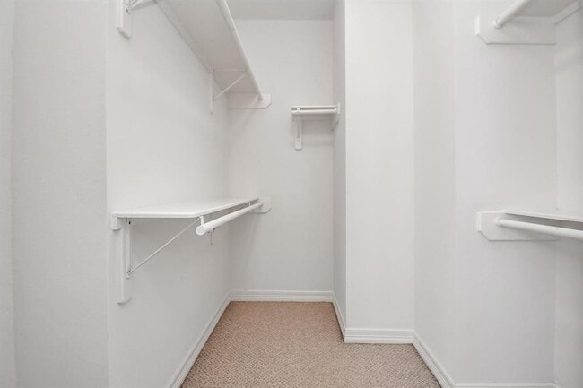 Building Photo - 803 Rosine St