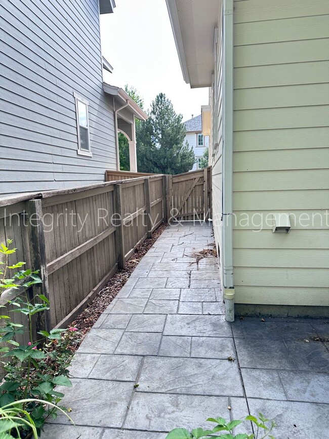 Building Photo - 10644 Wildhurst Cir