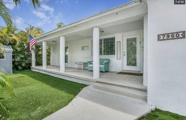 Building Photo - 7960 Hawthorne Ave