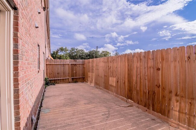 Building Photo - 1616 Avenue N