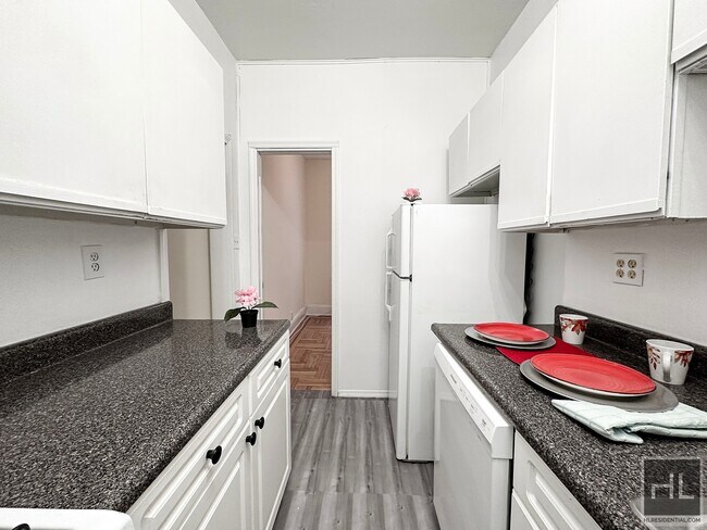 Building Photo - EAST 85 STREET