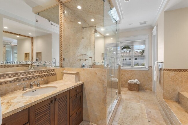 Building Photo - 685 Harbor Dr