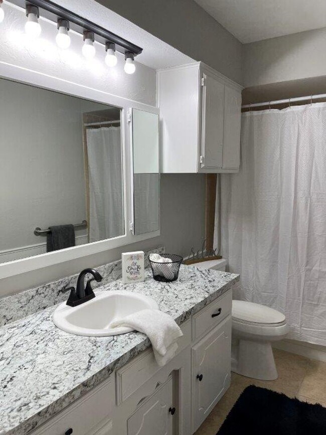 Building Photo - Remodeled , modern and lots of New in Moor...