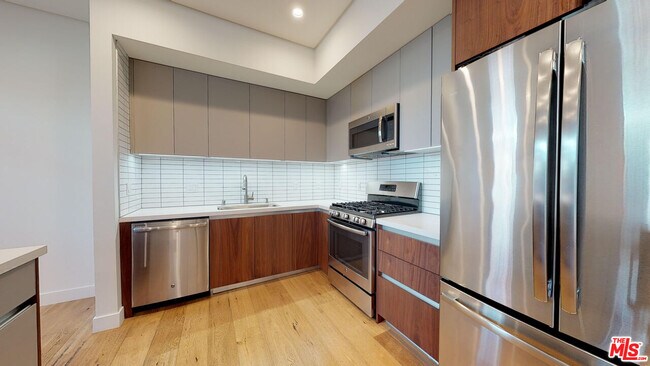 Building Photo - 938 Orange Grove Ave