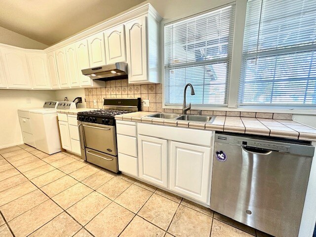 kitchen - 620 Van Wig Ave