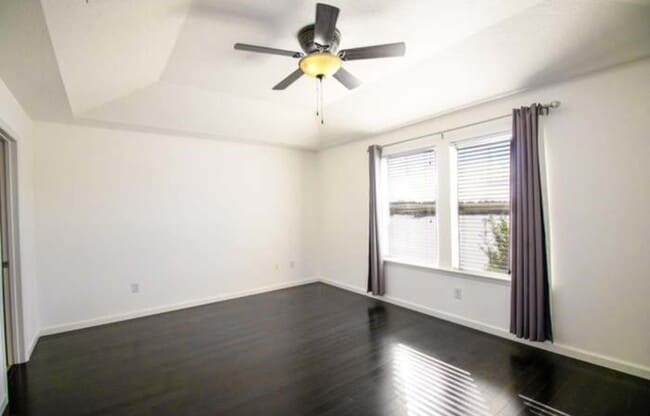 Building Photo - 8828 Shell Island Dr