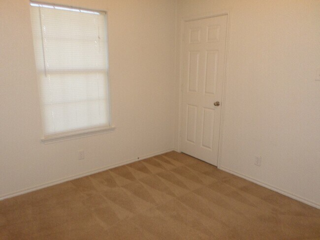 Building Photo - 3804 Joshua Taylor Dr