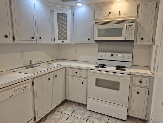 Building Photo - 5840 NE 22nd Way