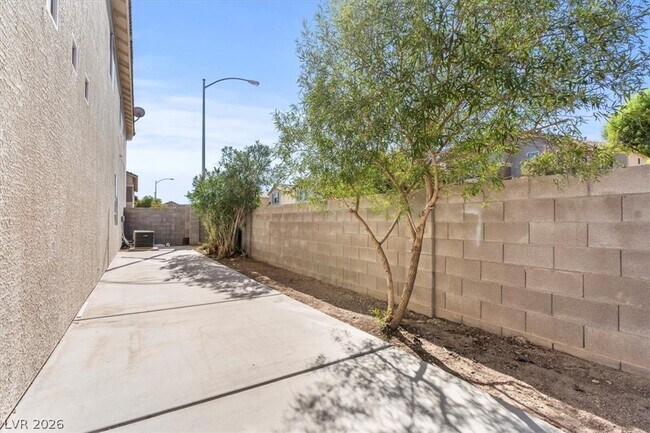 Building Photo - 7084 Somera Way