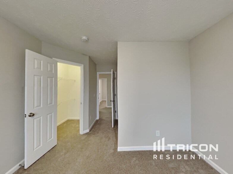 Building Photo - 147 Scotland Dr