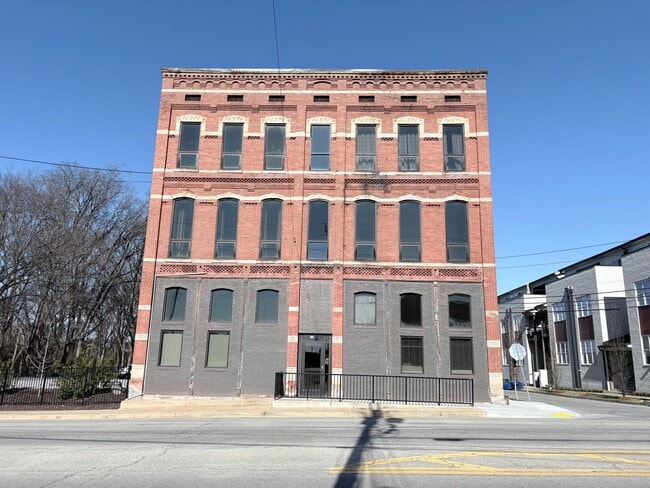 Building Photo - The Grandview Hotel