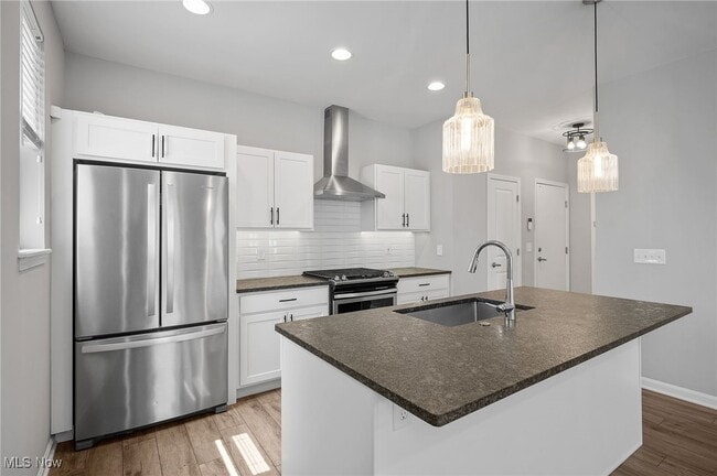 Building Photo - 2078 W 44th St
