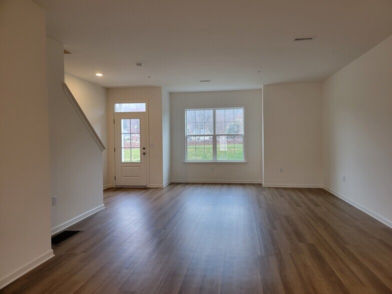 Building Photo - 2485 Artesian Way