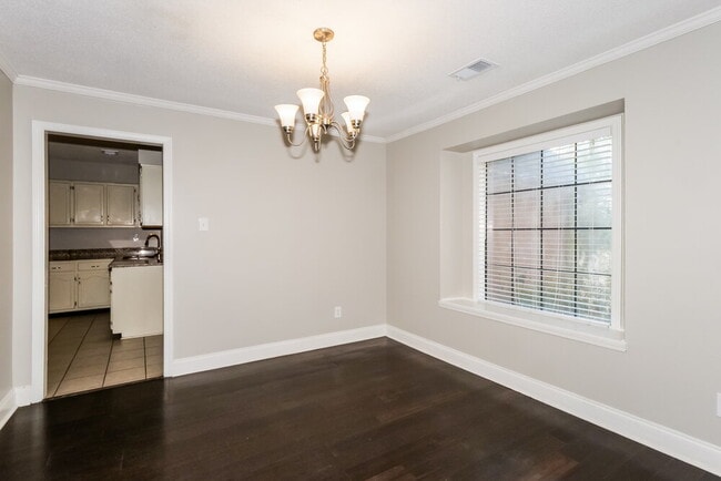 Building Photo - 8139 Creek Way Cove