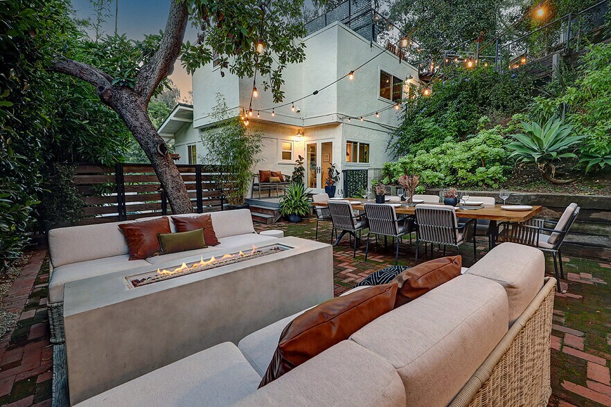 Building Photo - 8326 Ridpath Dr