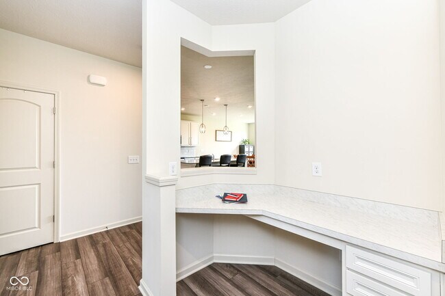 Building Photo - 7101 Oak Trce Ln