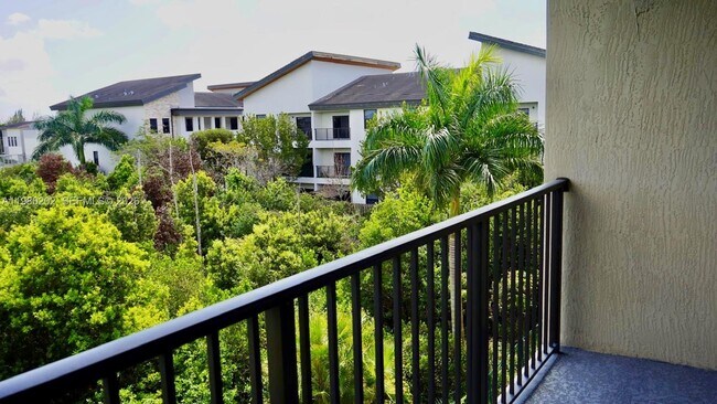 Building Photo - 7925 NW 104th Ave