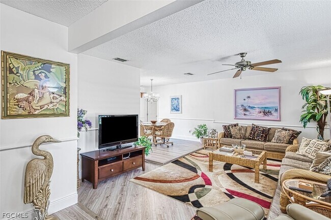 Building Photo - 5036 SW 9th Pl