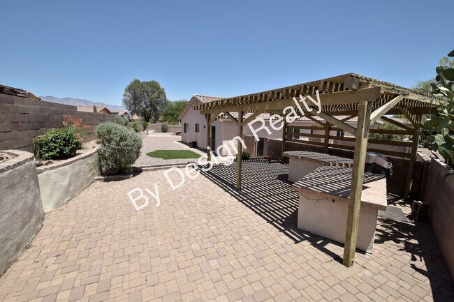 Building Photo - West Tucson 3 Bed 2 Bath with Den