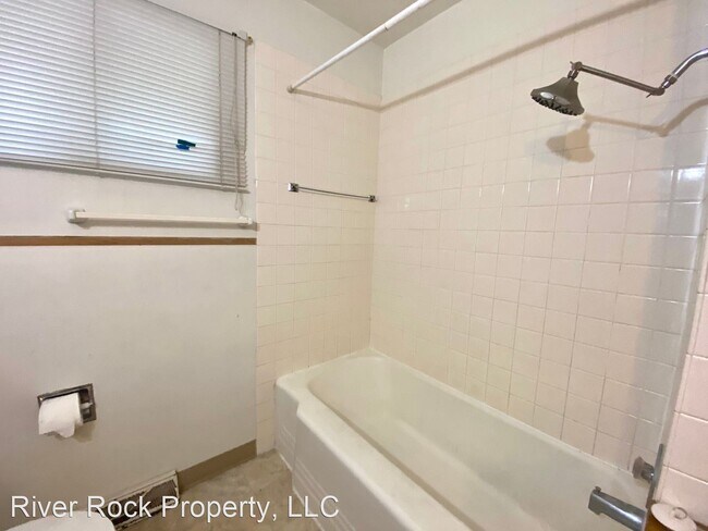 Building Photo - 2 br, 1 bath House - 1805 4th St S North Unit