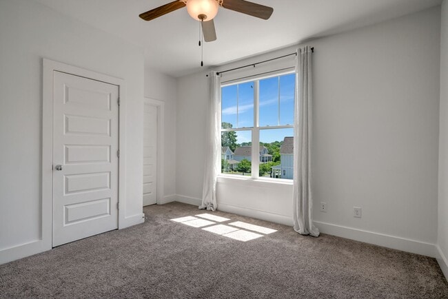 Building Photo - 798 Cottage Park Dr