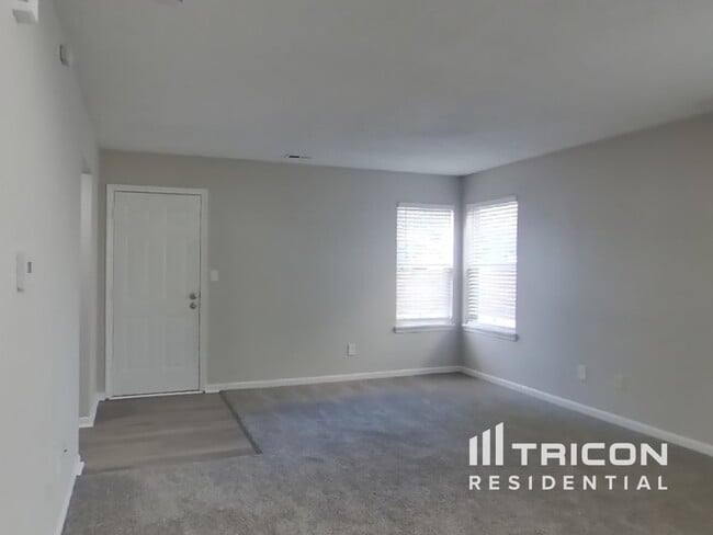Building Photo - 607 Deer Trail Dr