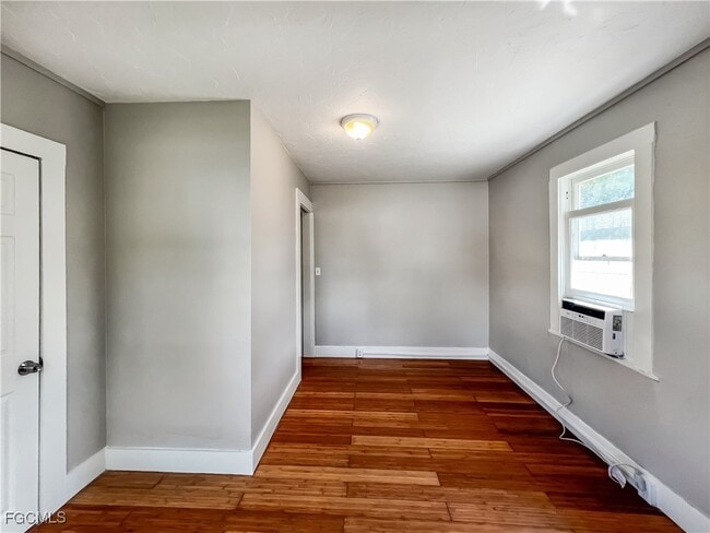 Building Photo - 2342 Stella St