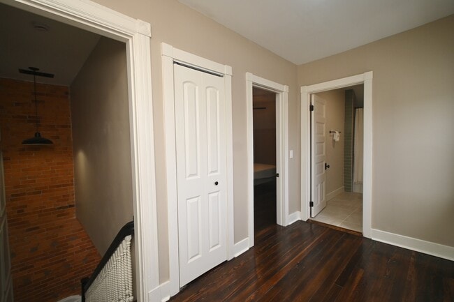 Building Photo - 2369 Park Ave